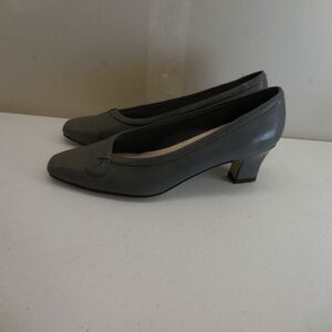 Jeanine Life Stride Grey Short Heal Size 9M Vegan Leather Shoes